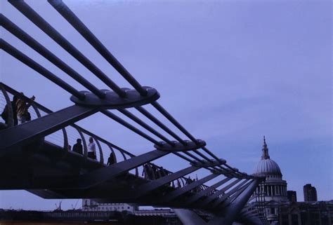 Millenium Bridge Norman Foster London Cuatro Romano