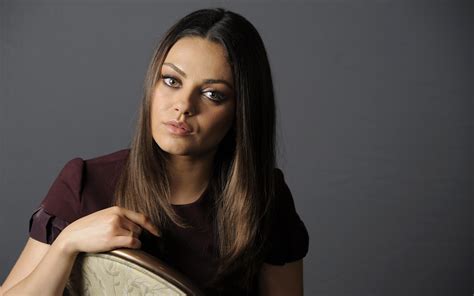 Tapeta Mila Kunis Aktorka Brunetka Hd Widescreen High Definition