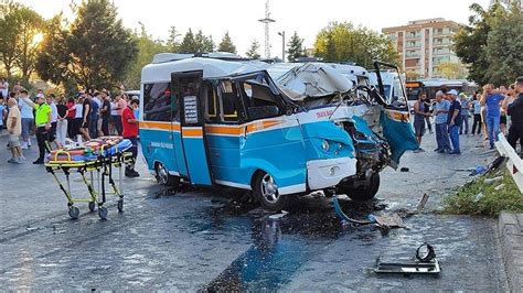 İzmir de trafik kazası 2 kişi hayatını kaybetti