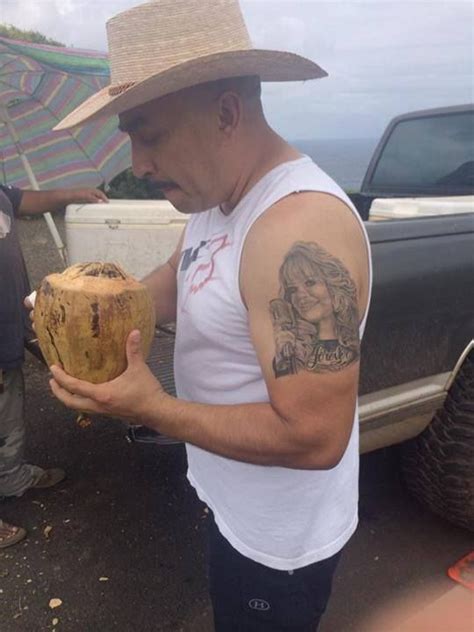 Lupillo rivera se tomó una hora de show en un nuevo día con las estrellas para platicar de su este sí vale la pena (morder), dijo el cantante cuando le preguntamos cuál de todos los tatuajes. Jenni's Brother Lupillo, with a Tattoo of Jenni.. | Jenni rivera, Jenny, Celebrities