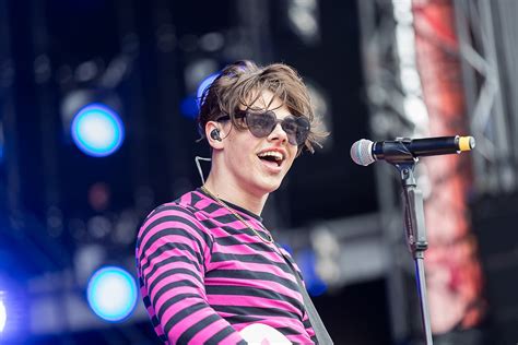 Yungbluds Livestreamed Cover Of Life On Mars Is Almost As Satisfying