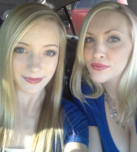 Unbelievable Pics Of Moms And Daughters Who Are Nearly The Same Age Mom Pictures Daughter