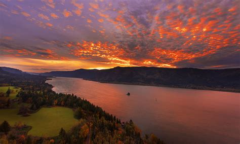 Sunrise Over Columbia River Taken From Cape Horn Wa Flickr