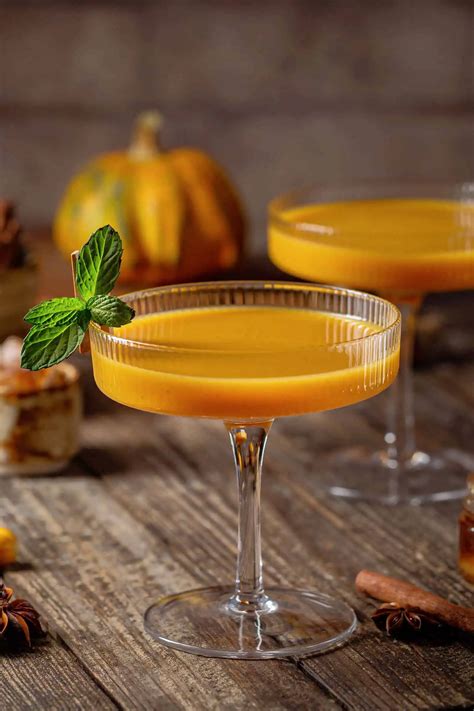 37 Best Fall Cocktails For That Cozy Autumn Feeling