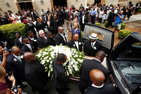 In Charleston Funerals Remembering Victims Of Hate As Symbols Of Love The New York Times