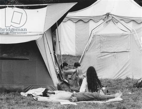 Woodstock 1969 Hippies At Woodstock Camp Out Behind The Scenes