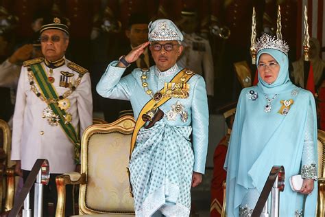 يڠ دڤرتوان اݢوڠ), also known as the supreme head or the king, is the monarch and head of state of malaysia. Sultan Abdullah Yang di-Pertuan Agong Baru Malaysia ...