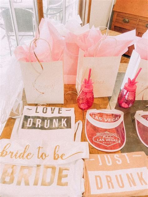 6 Tips For Throwing A Bachelorette Party And Insta Worthy Decor