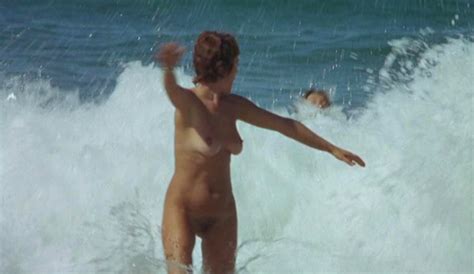Naked Annie Girardot In Traitement De Choc