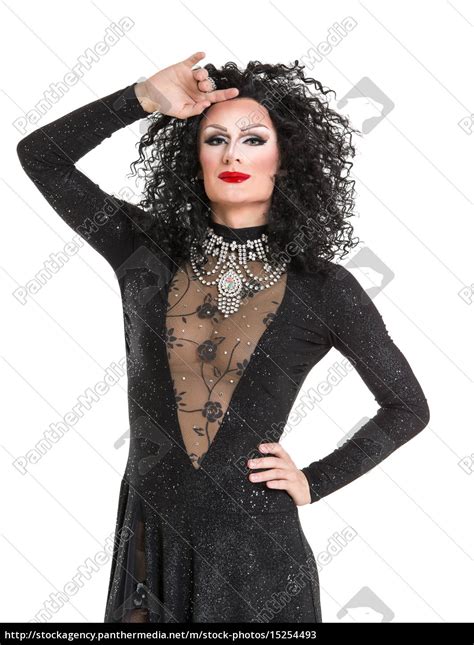 Drag Queen In Schwarzem Abendkleid Performing Stockfoto 15254493