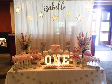 What happens when a cake designer's daughter turns one? She Leaves a little Sparkle | Birthday party tables, Star ...