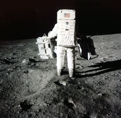 photos on this day july 20 1969 the first moon landing