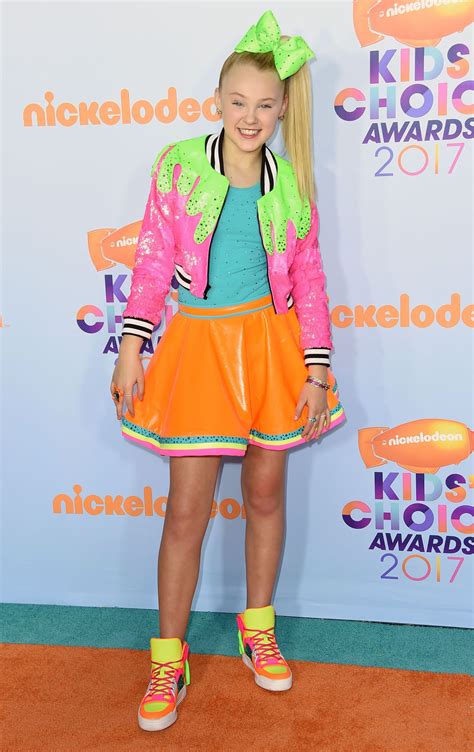 jojo siwa s wildest most colorful fashion looks of all time pics