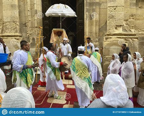 Orthodox Christians Mark Good Friday In Jerusalem A Procession Along