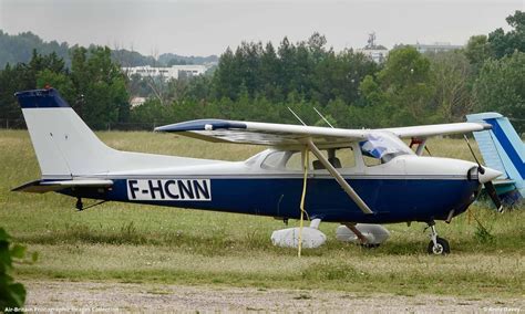 Aviation photographs of Location Aix en Provence  Aix Les Milles (QXB