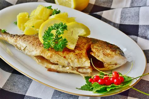 Com mudanças no preparo, frutas, legumes e arroz podem ser consumidos sem a maçã e a pêra, por exemplo, têm poucas calorias e baixo índice glicêmico. 5 Alimentos Naturais para Baixar a Glicose + BÔNUS ...