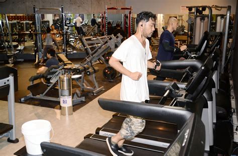 24 Hour Gyms Get In The Zone In Japan Offering No Frills Workouts Easy