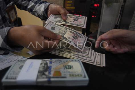 Nilai Tukar Rupiah Melemah Antara Foto