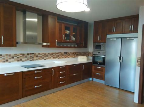 Lujo rocco cocina comedor juego mesa 4 new york terciopelo sillas hogar muebles. Cocina teñida en color nogal: Catálogo de productos de ...