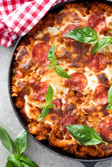 The traditional pizza sauce for most domino's pizza restaurant pies is the robust inspired pizza sauce, a thick, zesty flavor redolent with garlic and other special spices. Pizza pasta bake - Simply Delicious