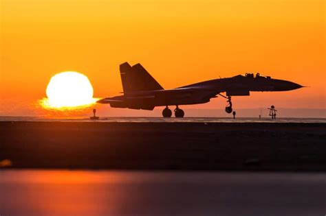 12 Amazing Images Of Chinese Fighter Jets During The