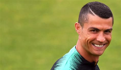 Foto Metamorfosis Gaya Rambut Cristiano Ronaldo Dari Masa Ke Masa Dunia