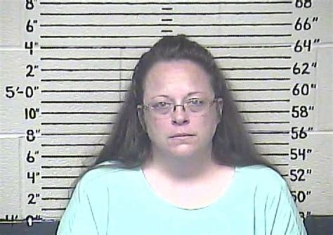 kentucky clerk who refused same sex marriage licenses appeals jail time