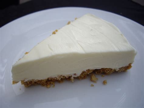 This cheesecake is inspired by my favorite cookie flavor, and one of my most loved cheesecake if you so choose to accept the mission, upgrade them with the addition of coconut whipped cream. Kitchen Diaries Challenge 2013: White Chocolate Cheesecake