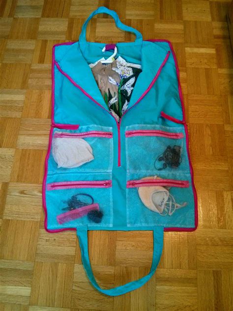 Шапочки для плавания с лого. Rhythmic gymnastics leotard and garment bag with a club ...