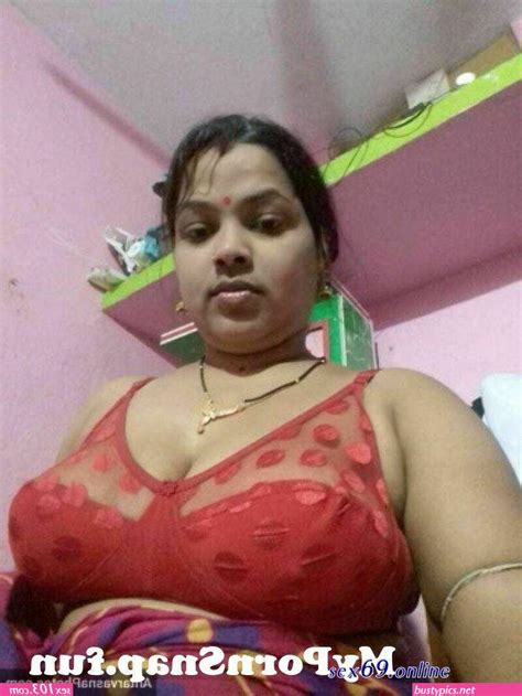 Big Boobs Indian Saree Busty Porn Pics