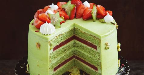 Dieser kuchen wird sehr oft in asien gebacken! Pandan Cake - So einfach geht der grüne Trend-Kuchen ...