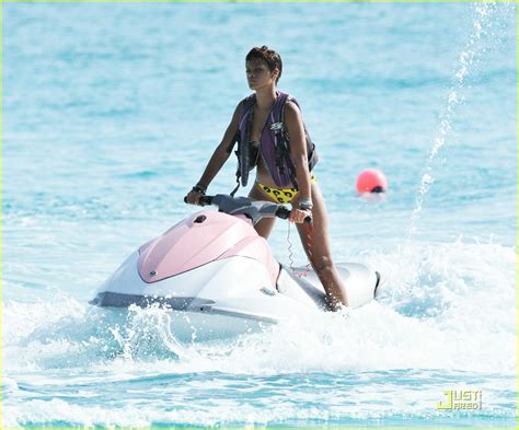 Rihanna And Chris Brown Bask In The Barbados Sun Photo 1337441 Bikini Chris Brown Rihanna