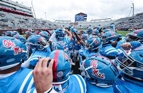 Ole Miss Football Team Dealing With Covid 19 Issues Vicksburg Daily News