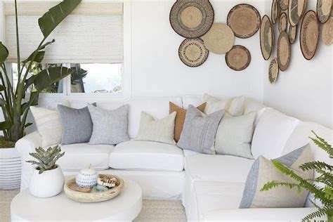 How To Perfectly Style The Blank Wall Behind Your Sofa The Zhush