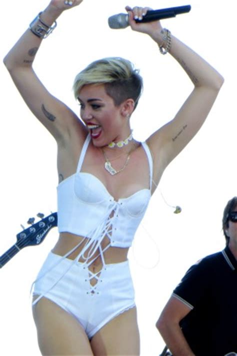 Miley Cyrus Gets Schooled By Sinead Oconnor Sheknows