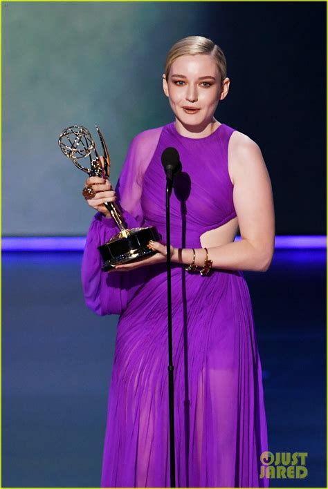 Photo Julia Garner Wins First Emmy For Best Supporting Actress In