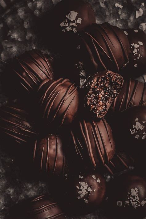 Pin By 𝐌𝐚𝐫𝐢𝐚 𝐄𝐦𝐢𝐥𝐢𝐚 On Aesthetic In 2020 Homemade Dark Chocolate