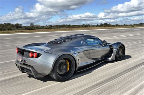 Hennessey Venom Gt Hits 27049 Mph Is Unofficial Worlds Fastest Car
