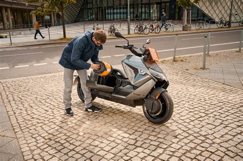 BMW thinks its futuristic 75 mph electric scooter will corner the US ...