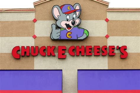 Chuck E Cheese Parent To Return To Public Markets Wsj