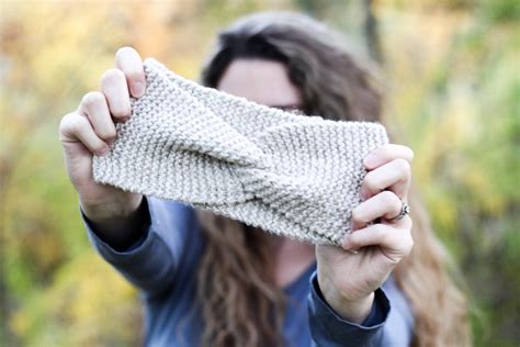 It may look a bit funky at the beginning, but rest assured, that's. Milly Twisted Headband - Free Knitting Pattern | Knit ...