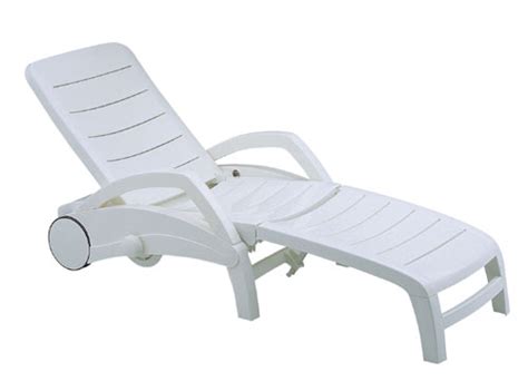 Chaise longue en plastique  Design en image