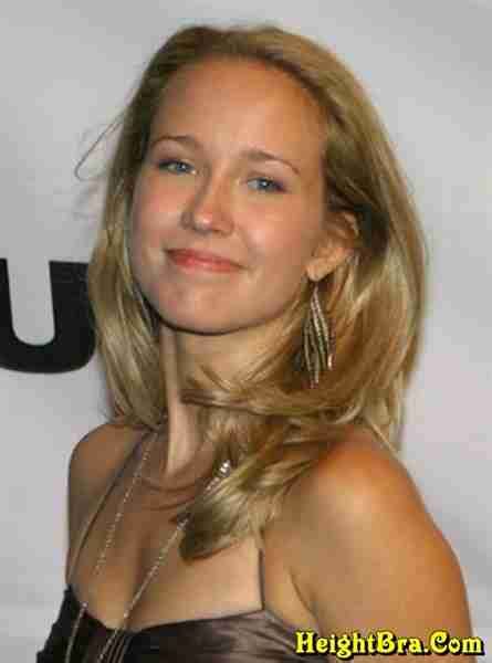 Anna Camp Body Measurement Bra Sizes Height Weight Celebritys Facts Body