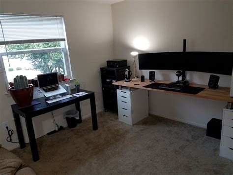 The Triple Monitor Dual Desk Workspace Lifehacker Australia