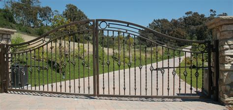 We are specialized in producing all kinds of wrought iron products.our leading products including: Gate Photos - Wrought iron, wood & iron gates. | AAAGate.com