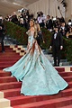 Blake Lively looked like a princess in Versace at the Met Gala 2022 ...