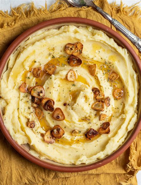 Brown Butter Mashed Potatoes With Crispy Garlic