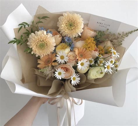 Pin By Devinah On ⓜⓐⓚⓔ ⓜⓔ ⓕⓔⓔⓛ Flowers Bouquet T Flower Aesthetic