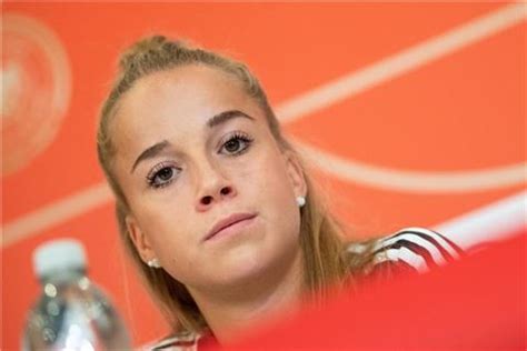 Giulia gwinn, 20 jahre, ist im sommer zum fc bayern gewechselt. Nationalspielerin Gwinn vom FC Bayern fällt lange aus