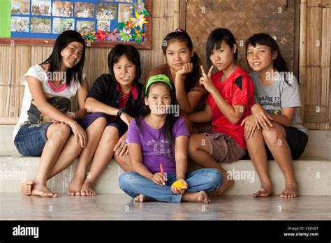 Thai Mädchen Posiert In Der Umerziehung Schule In Thailand Ist Diese